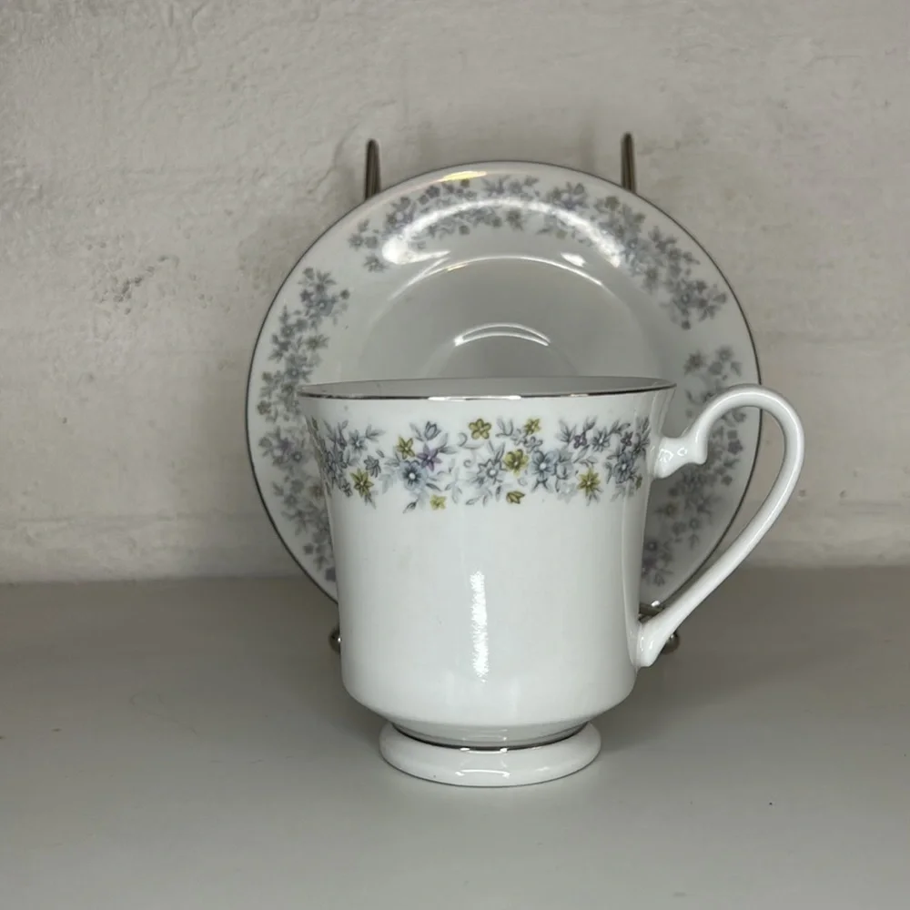 O657 Elegance by Dynasty China 2pc Footed Cup and Saucer Set - Picture 4 of 5
